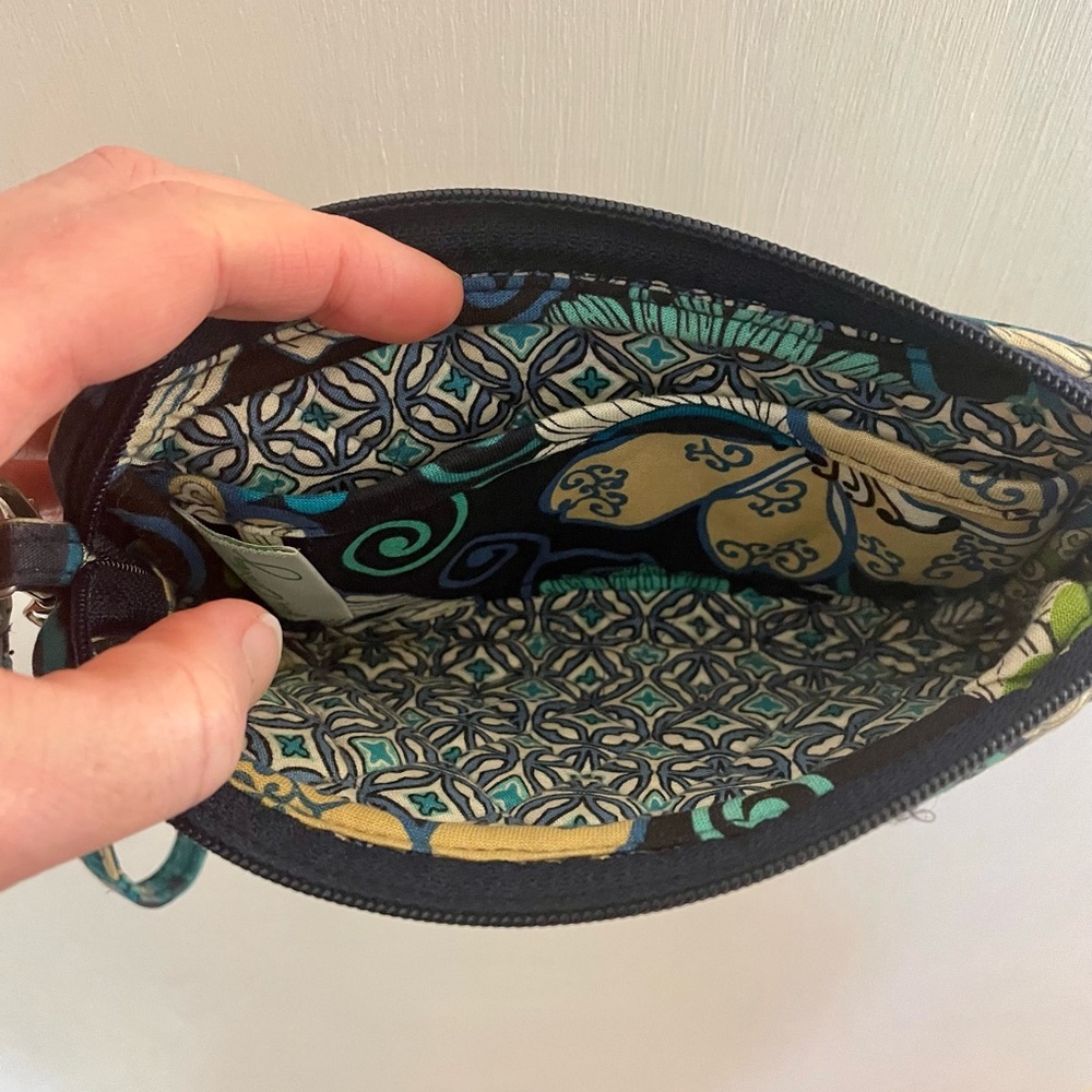 Vera Bradley ‘Rhythm and Blues’ blue and green floral wristlet clutch - Picture 4 of 4